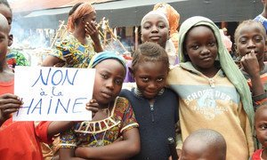 A group of people advocate against hate and discrimination based on ethnicity and religion in the Central African Republic. (2017)