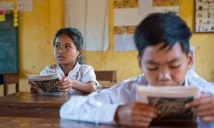 À l’école primaire Kres, au Cambodge, le programme d’éducation multilingue permet aux enfants d’étudier dans leur langue indigène de Kreung, alors qu’ils apprennent la langue nationale du khmer (novembre 2018).