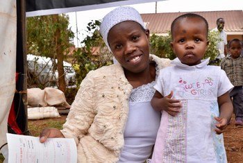 Le Gouvernement kényan a délivré des certificats de naissance à 600 enfants de la communauté de Shona, saluant comme une mesure de protection importante et un premier pas vers la fin de l'apatridie pour 3.500 personnes.