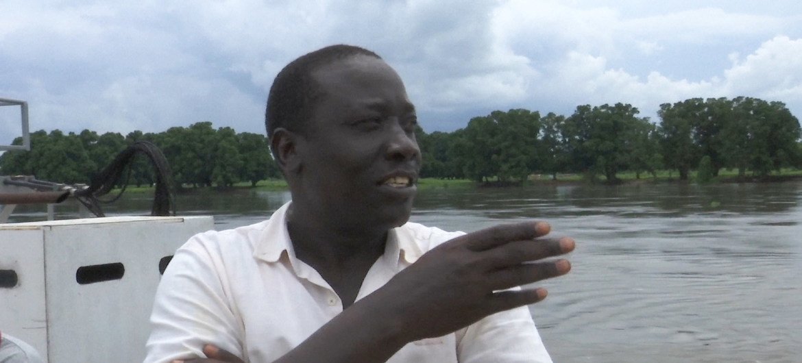 يور أوراج، كابتن بارجة عروس النيل التي تعمل على نقل احتياجات بعثة الأمم المتحدة في جنوب السودان ووكالاتها الإنسانية عبر نهر النيل.