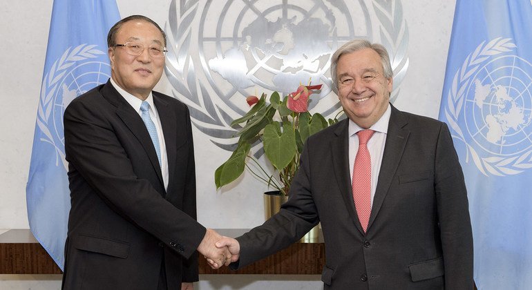 中国新任常驻联合国代表张军向联合国秘书长古特雷斯递交全权证书。
