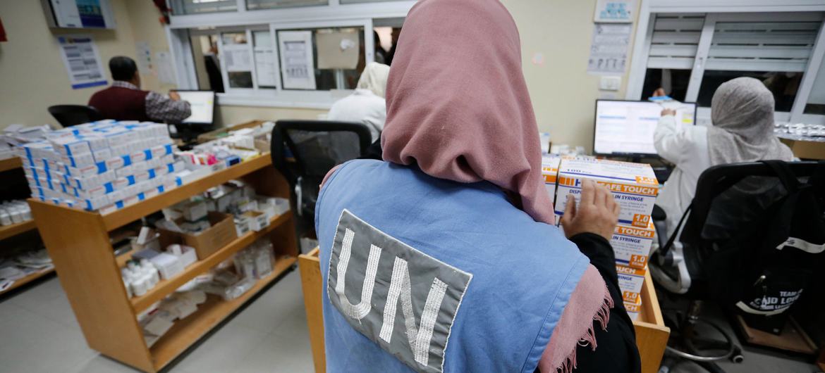 As equipes da Unrwa continuam a prestar cuidados médicos em oito centros de saúde e abrigos operacionais em Gaza