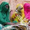 Des femmes travaillent dans un camp de réfugiés à Kassala, au Soudan.