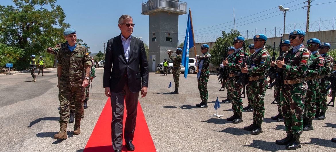 Le Secrétaire général adjoint des Nations Unies pour les opérations de paix, Jean-Pierre Lacroix, visite le quartier général de la Force intérimaire des Nations Unies au Liban (FINUL).