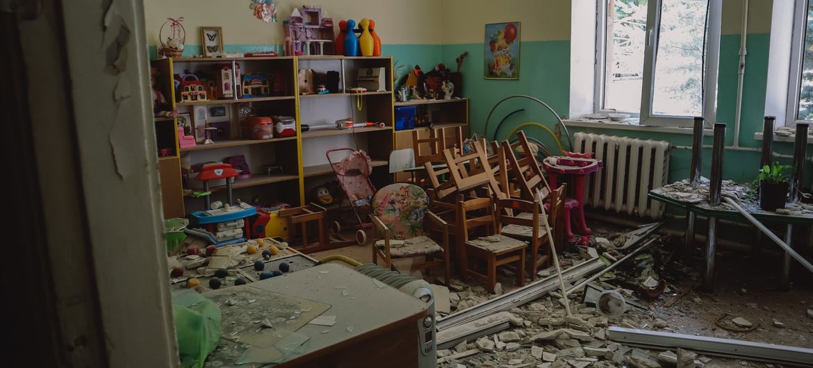 Фото из архива: разрушенный детский сад в Одессе.