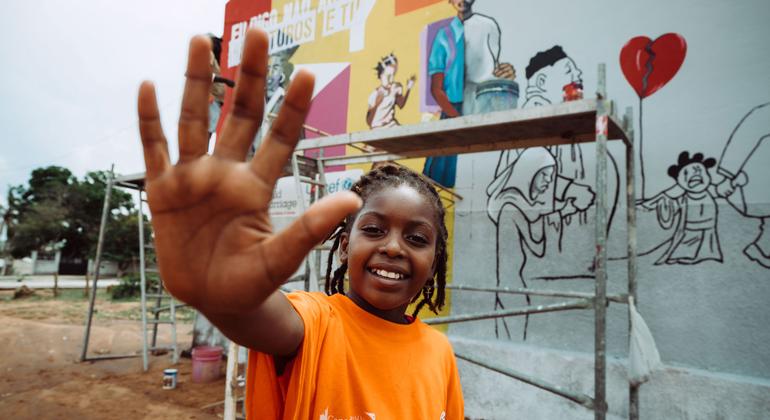 بچپنے کی شادی کے منفی اثرات نمایاں کرنے کے لیے موزمبیق میں بچوں نے دیوارگیر پینٹنگ بنائی ہے۔