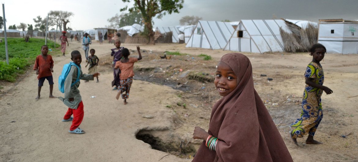 Serah, de siete años, es una de las desplazadas internas que vive en Rann, en el Estado de Borno, en Nigeria. 