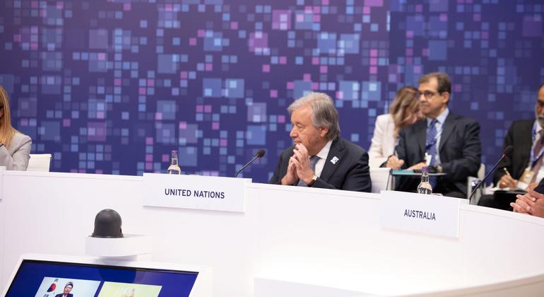 Secretário-Geral das Nações Unidas, António Guterres, participa de uma cúpula sobre segurança da IA realizada em Londres, Reino Unido.