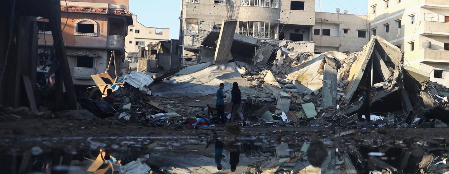 对加沙地带南部拉法市的空袭造成了广泛的破坏。