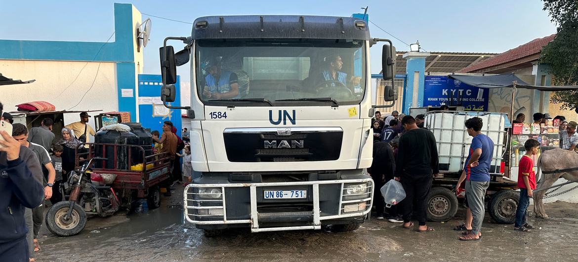 Aid is delivered to the Khan Younis refugee camp in Gaza. 