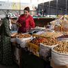 由于通货膨胀，吉尔吉斯斯坦首都比什凯克集市上的物价正在上涨。