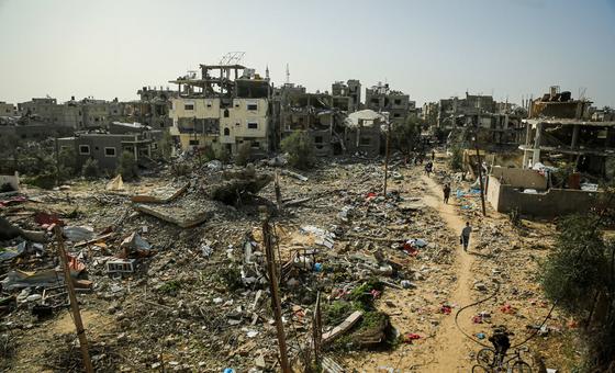 أجزاء كبيرة من غزة، بعد سبعة أشهر من القصف الإسرائيلي، تتحول إلى أنقاض.