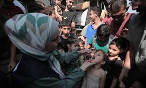 Gazan children receiving polio vaccinations.