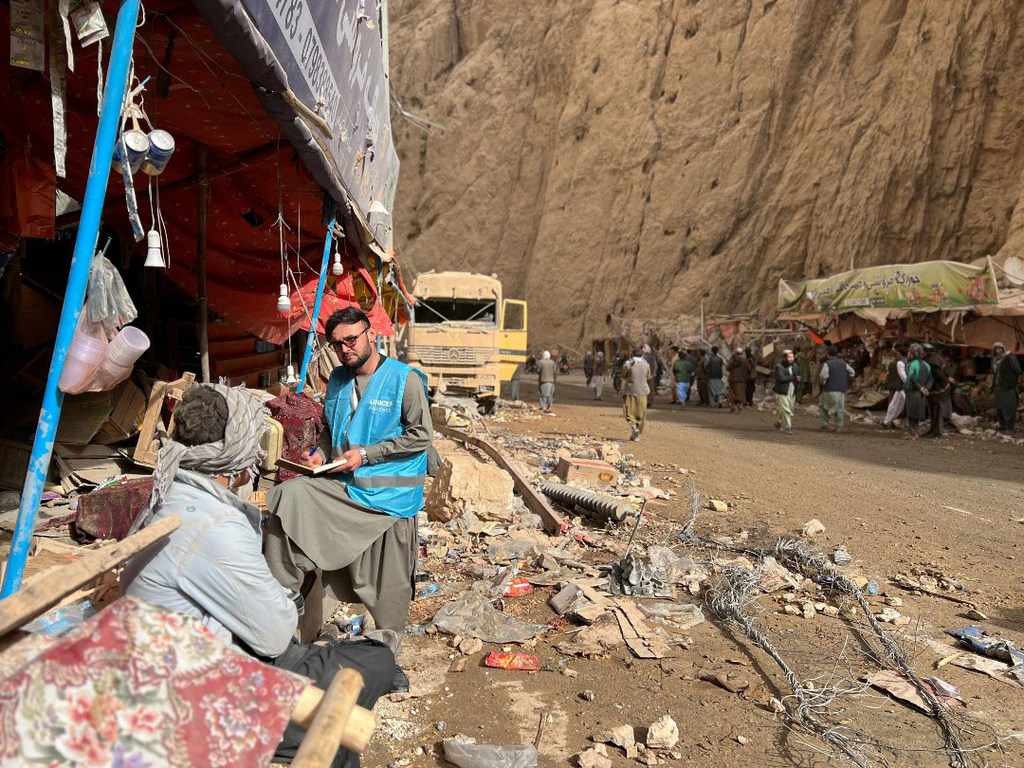 UNICEF asiste a las familias afectadas por el terremoto que sacudió al norte de Afganistán.