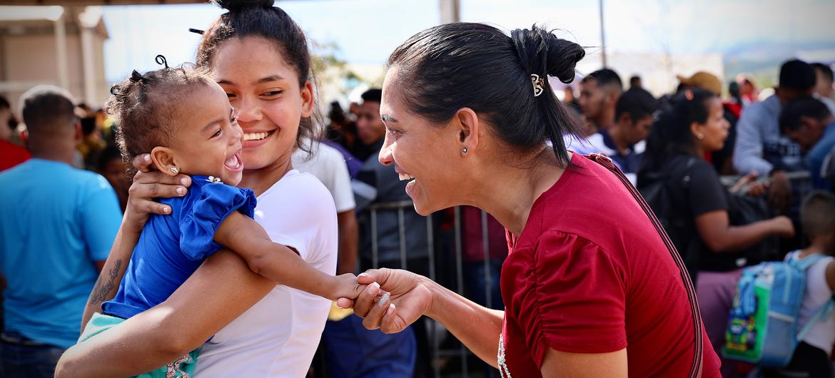 Más de 800.000 venezolanos han cruzado a Brasil a través de su frontera norte en los últimos años, en busca de atención médica, alimentos y nuevas oportunidades.