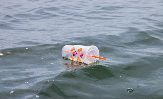 Países adiam, mais uma vez, tratado sobre poluição plástica