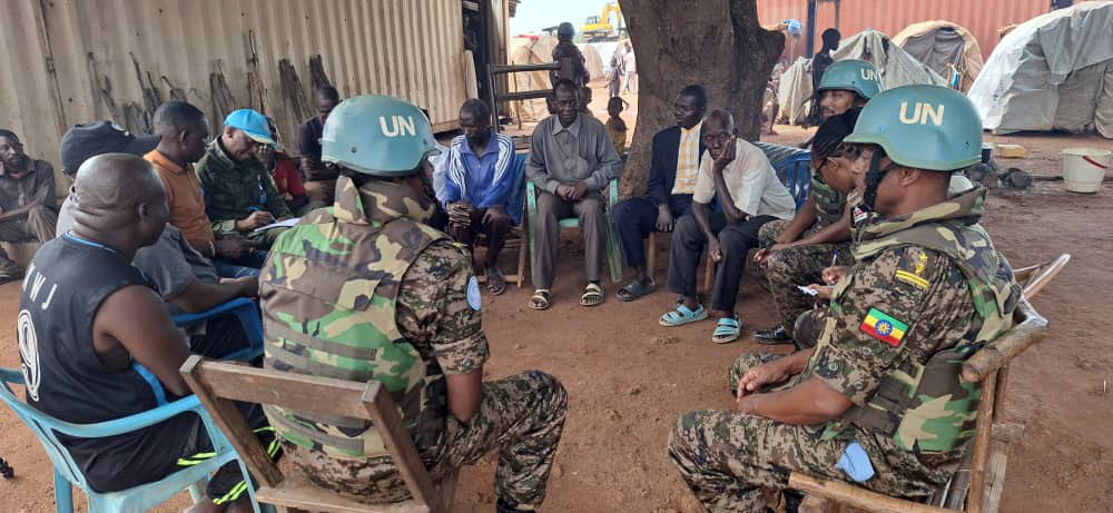 حفظة السلام التابعون للأمم المتحدة في جنوب السودان يستمعون إلى مخاوف الناس في تامبورا في الجزء الغربي من البلاد.