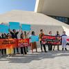 第28届气候变化大会上的活动人士抗议继续资助化石燃料。