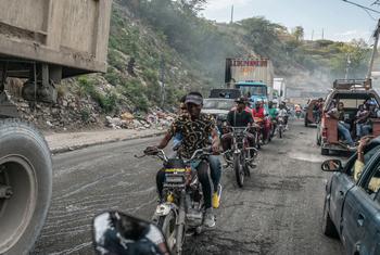 Daily life continues on the streets of Port-au-Prince, despite the insecurity.