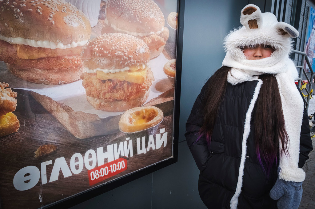 La comida rápida es una de las principales causas de la obesidad infantil, incluso en Mongolia (en la foto).