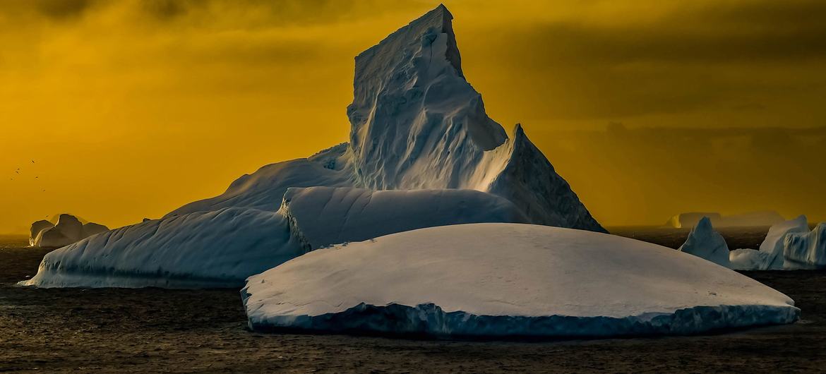 The thawing of ice is accelerating in Antarctica due to increasing temperatures.