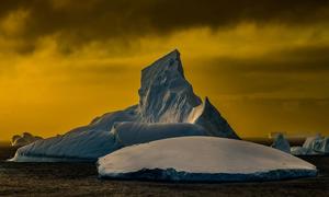 The thawing of ice is accelerating in Antarctica due to increasing temperatures.