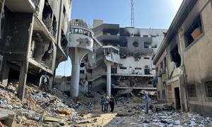  Al-Shifa Hospital in Gaza lies in ruins.