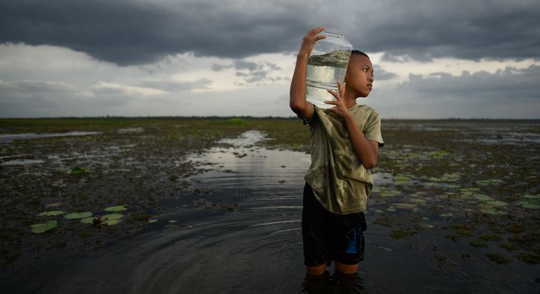 Los fenómenos meteorológicos extremos impulsados por el cambio climático están provocando sequías e inundaciones como esta en Tailandia.