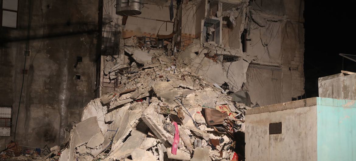 A cidade de Idlib, na Síria, foi amplamente danificada pelo terremoto 