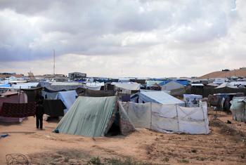 A maioria das pessoas deslocadas em Gaza está vivendo em tendas.