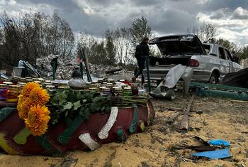 10 月 5 日，乌克兰东部村庄赫罗扎发生空袭，造成数十名平民死亡。