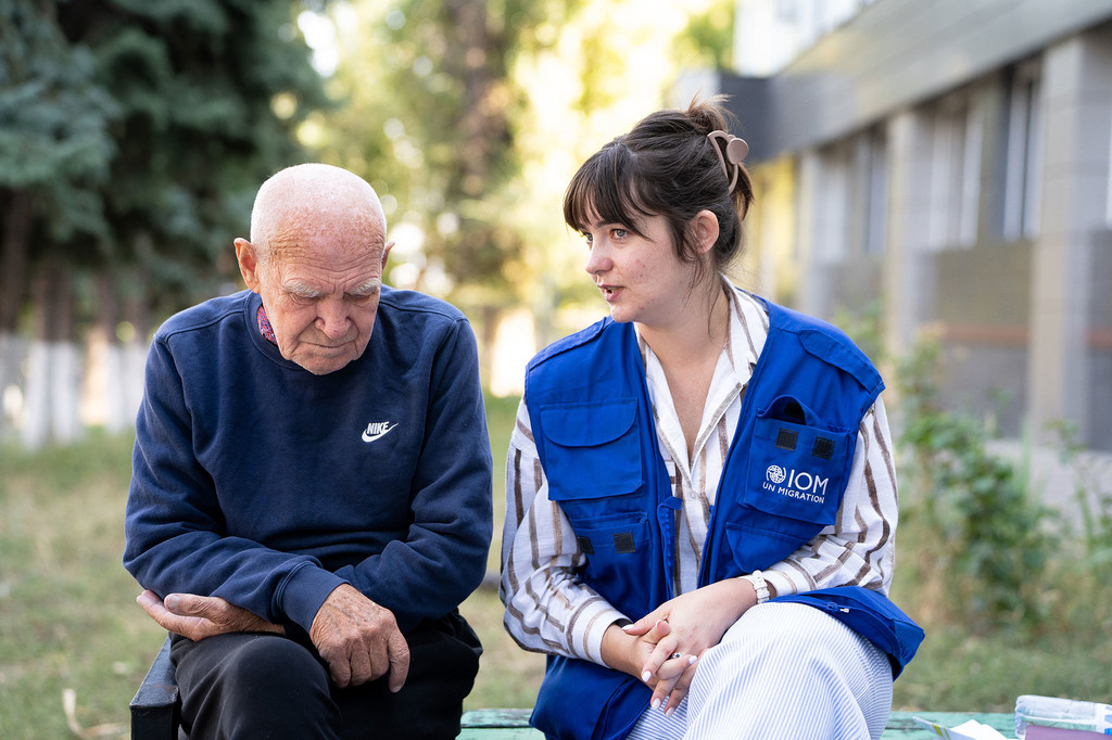 With support from the centre in Chișinău, Moldova, an elderly Ukrainian is learning new ways to navigate the challenges of displacement. With support from the centre in Chișinău, Moldova, an elderly Ukrainian is learning new ways to navigate the challenges of displacement.