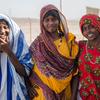 Três amigas da região de Afar, na Etiópia, que estão lutando contra a mutilação genital feminina