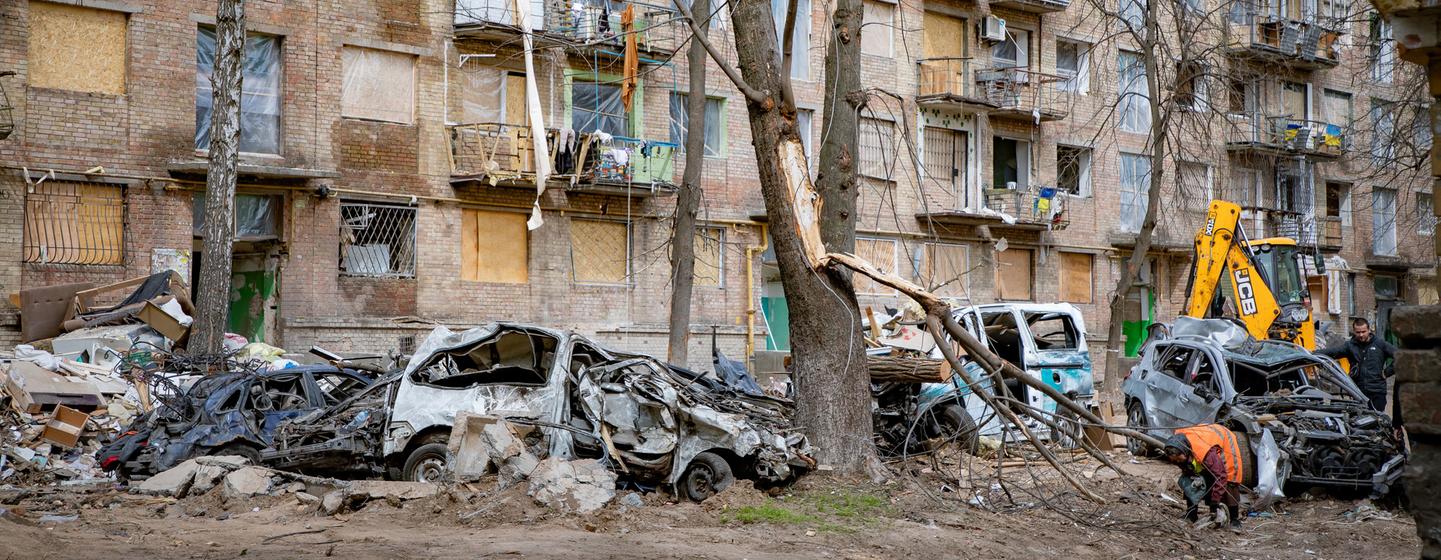 Des bâtiments détruits à Kiev, en Ukraine, révèlent l'ampleur des dégâts causés par les bombes russes.