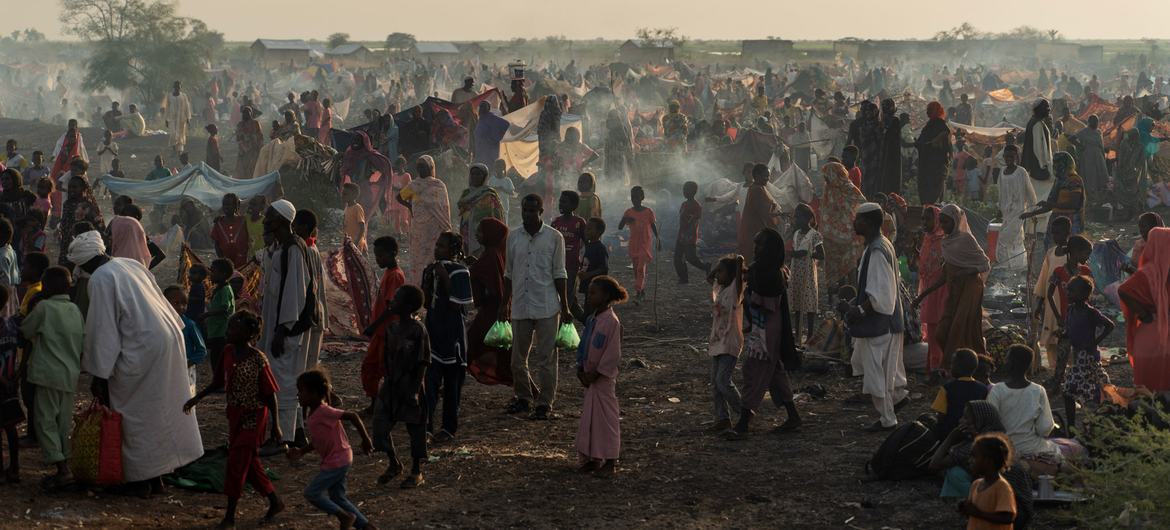 Desplazados llegan a Sudán del Sur desde Sudán a través del paso fronterizo de Joda.