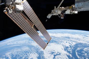 Uma visão do Light-1 CubeSat implantado, que se concentra na detecção de flashes de raios gama terrestres provenientes da atmosfera da Terra