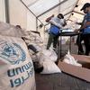 تواصل الأونروا تقديم المساعدات للنازحين باعتبارها أكبر منظمة إنسانية في قطاع غزة.