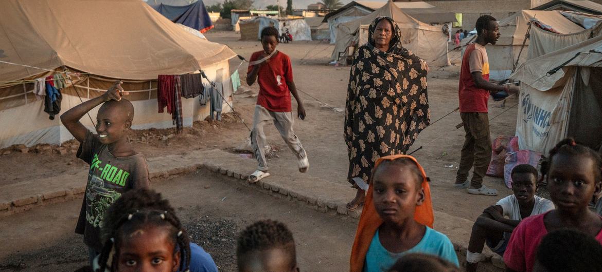 Some 400 people are now living in the Omar Haj Musa site for displaced people in Kassala, eastern Sudan. Some 400 people are now living in the Omar Haj Musa site for displaced people in Kassala, eastern Sudan.