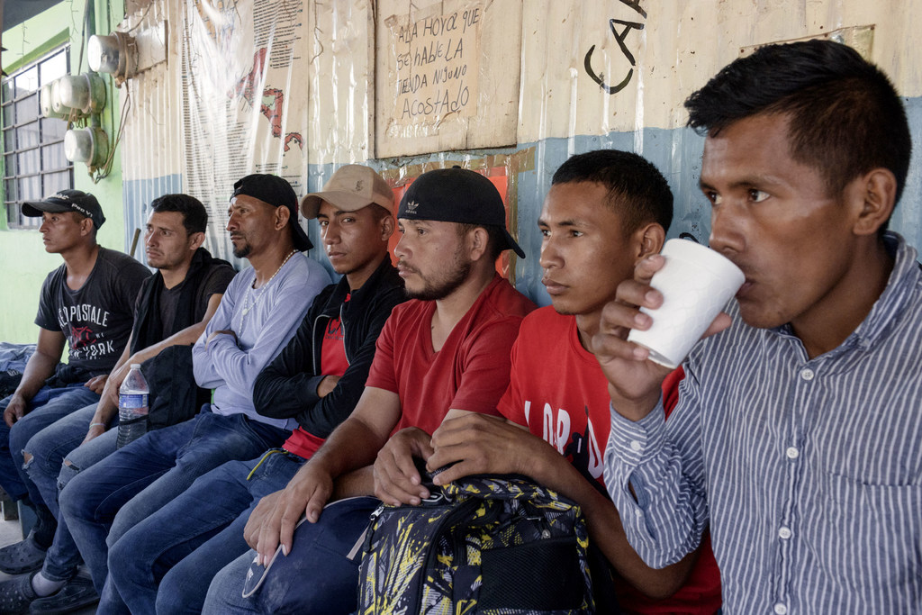 El creciente número de solicitantes de asilo ejerce presión sobre los recursos de México.