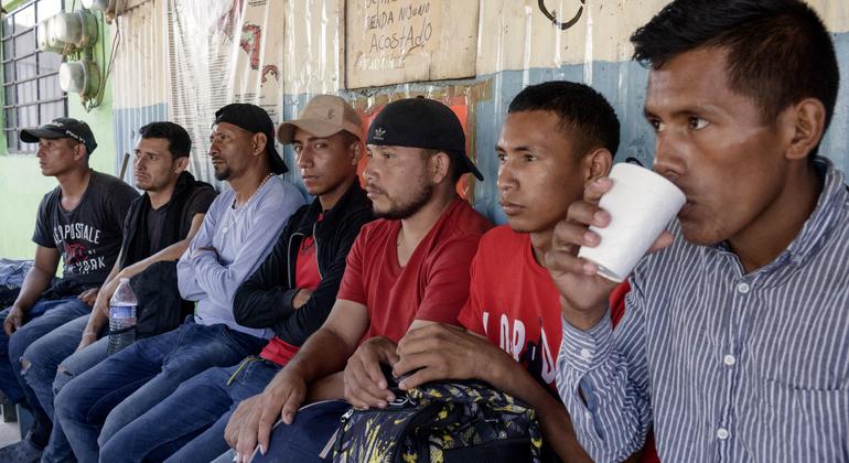 El creciente número de solicitantes de asilo ejerce presión sobre los recursos de México.