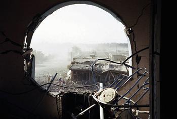 Un camión bomba destruyó la sede de las Naciones Unidas en Bagdad el 19 de agosto de 2003.