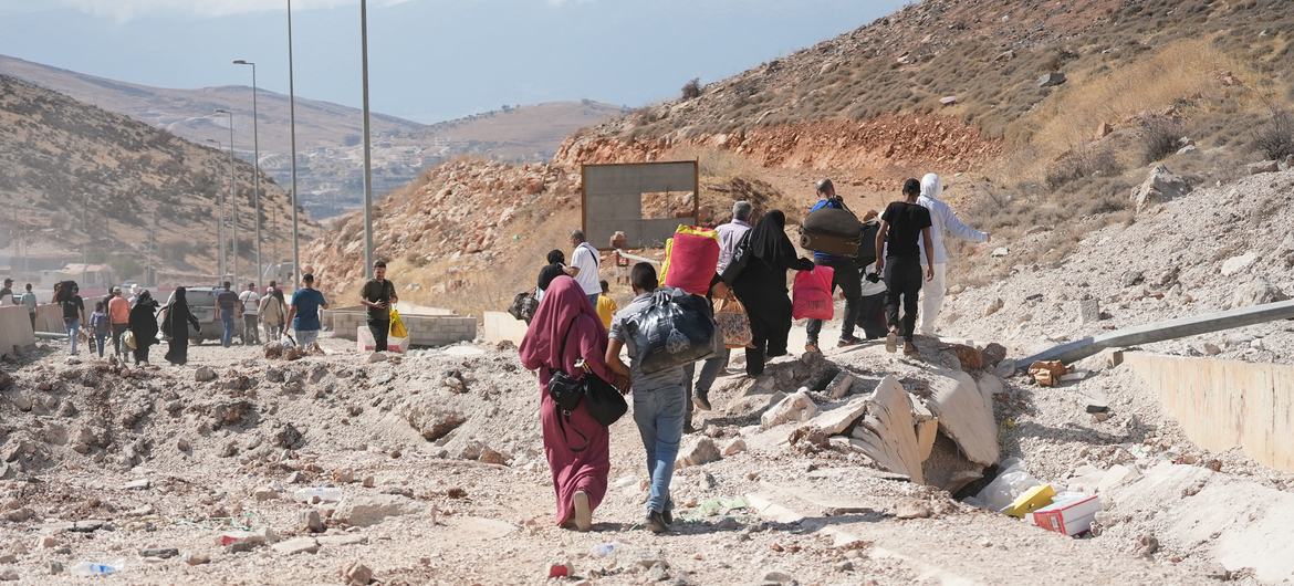 ‘Families Ran for Their Lives’: Syria Receives 250,000 Refugees Fleeing ...