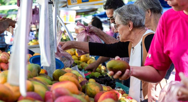 A medida que aumenta la población mundial, la cuestión de cómo producimos, comercializamos y consumimos alimentos de manera sostenible se ha vuelto cada vez más urgente.