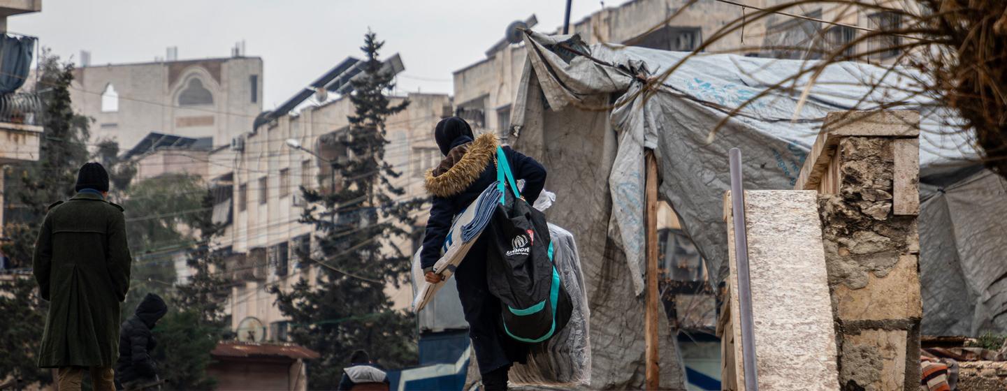 Parmi les besoins prioritaires, des articles d'hiver pour les familles qui rentrent chez elles à Alep, en Syrie.