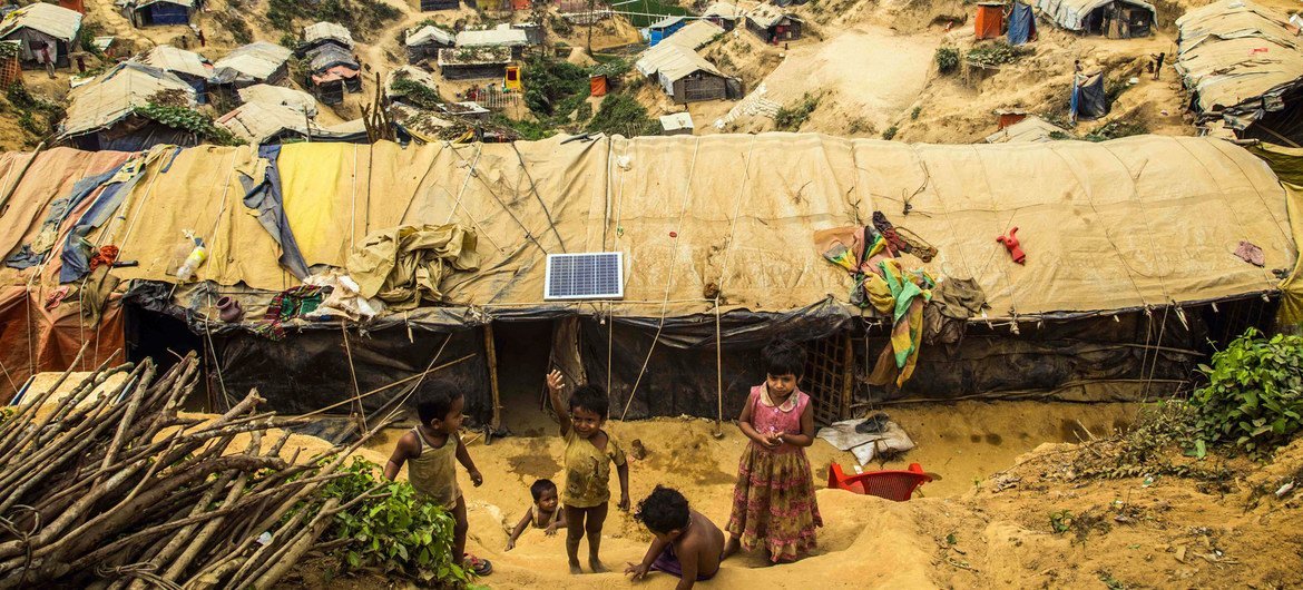 El campo de refugiados de Kutupalong en Cox Bazar es uno de los más grandes del mundo y alberga a miles de rohingya que huyeron de la violencia en Myanmar.