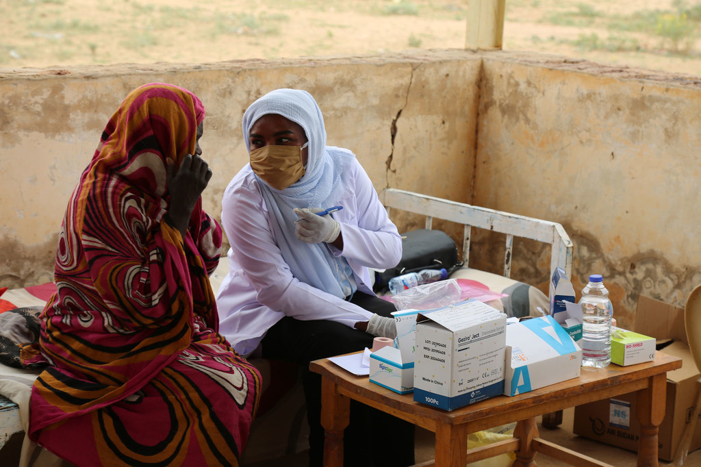 Midwives and other healthcare professionals at Khartoum Maternity Hospital, Sudan.