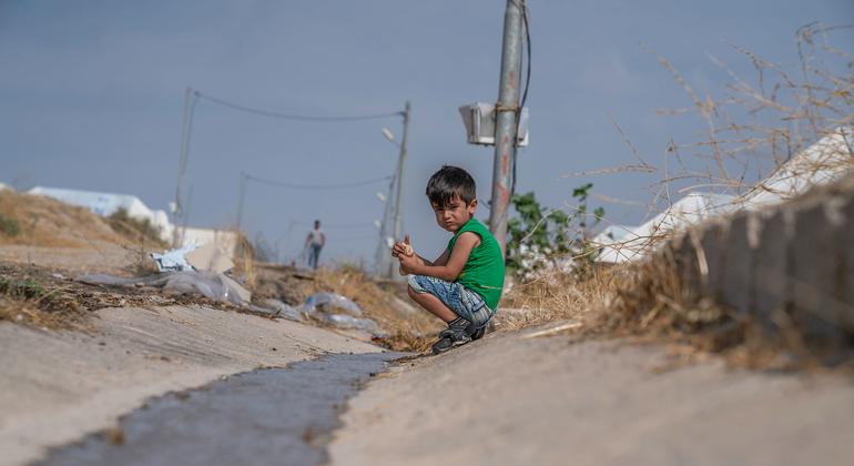 Un garçon syrien de six ans a fui l'Iraq avec sa famille en raison du conflit.