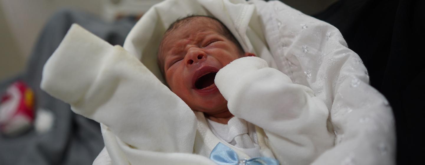 一名新生儿在加沙希法医院出生。