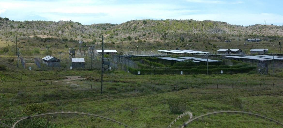 एक्स रे शिविर, संयुक्त ग्वान्तनामो टास्क फ़ोर्स का एक हिस्सा था और अप्रैल 2002 के बाद से उसका प्रयोग नहीं किया गया है.