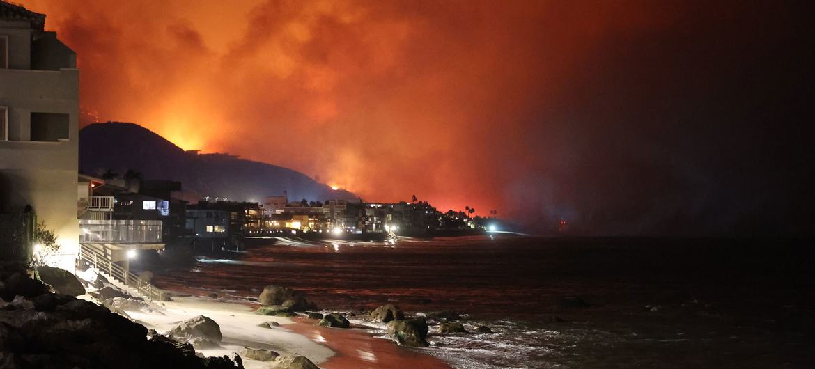 Incendie de forêt dans le quartier de Palisades à Los Angeles, en Californie.